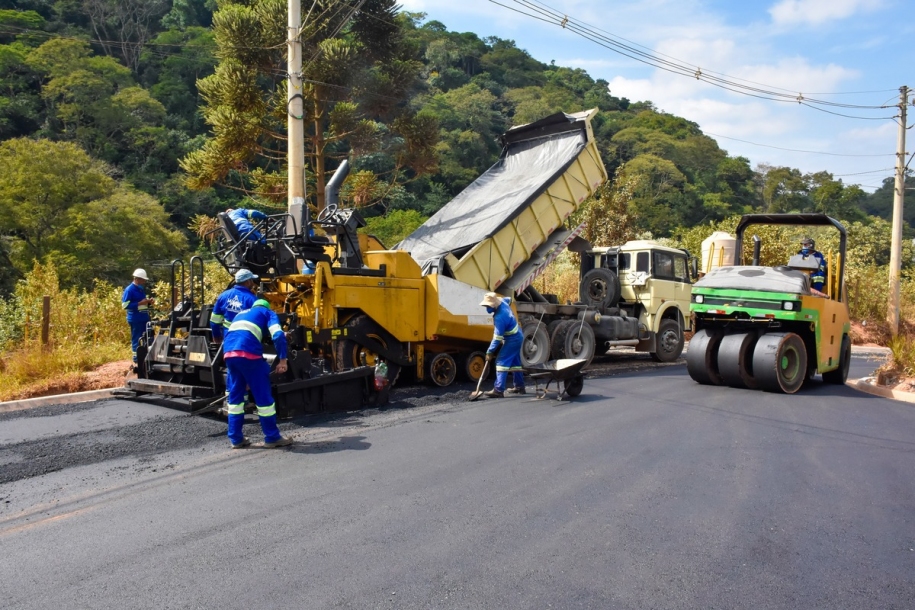 Avança obra de pavimentação do bairro São Benedito