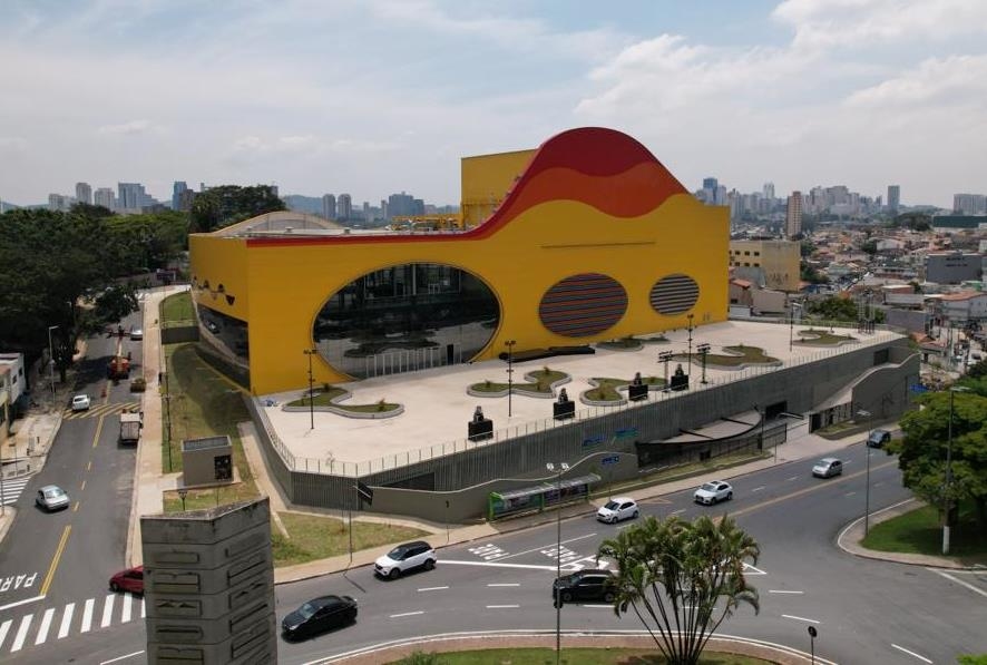 Furlan inaugura a moderna Praça das Artes e da Cultura de Barueri