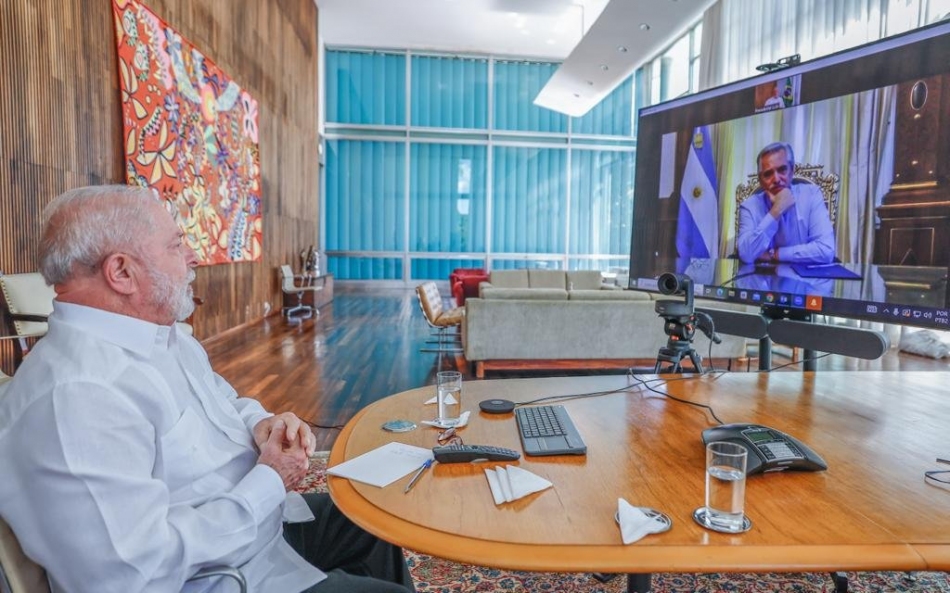 Lula conversa com Fernández sobre Unasul e relações entre Brasil e Argentina