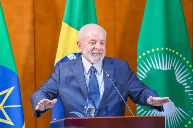 Lula exalta união entre Brasil e África durante coletiva de imprensa